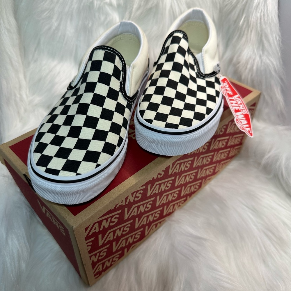 *Brand New* Vans slip on black and white classic checkerboard shoes!